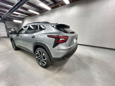 New 2026 Chevrolet Trax RS w/ Sunroof Package FWD image 6