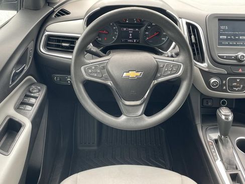 Used 2018 Chevrolet Equinox LS FWD image 13