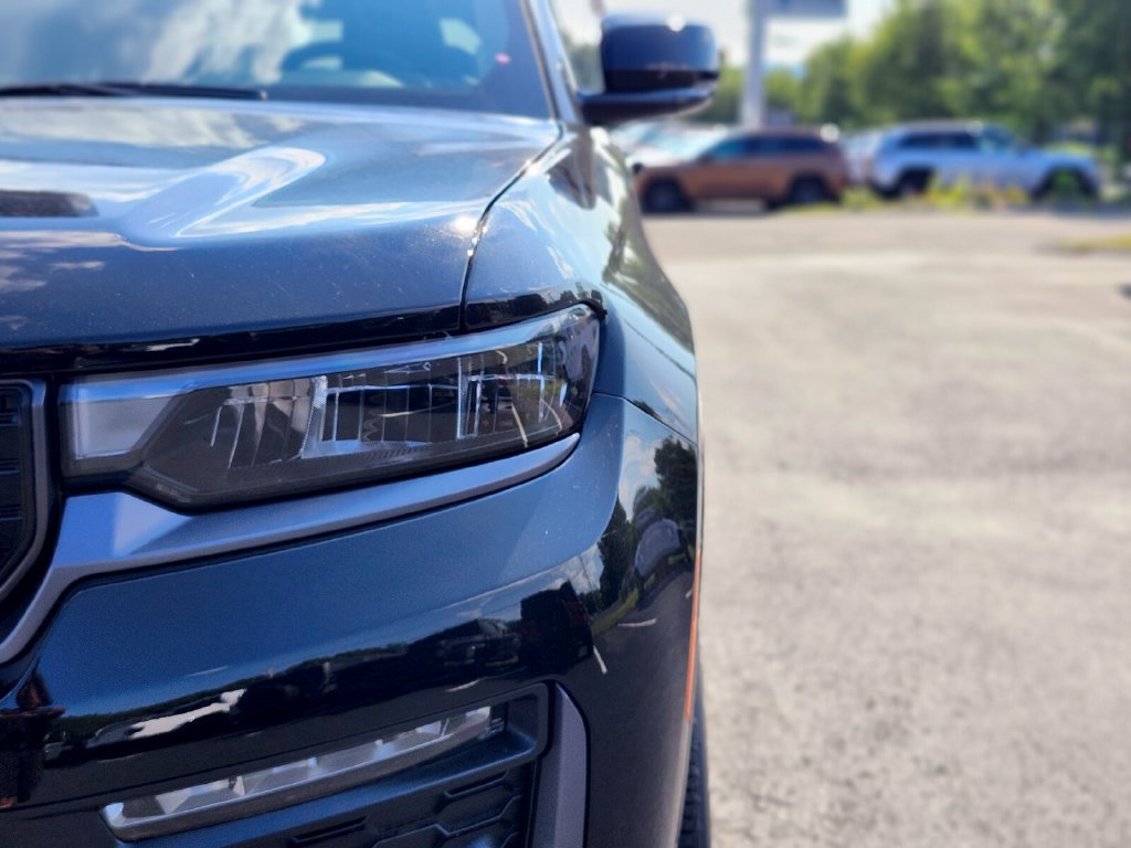 New 2026 Jeep Grand Cherokee Limited AWD/4WD image 10