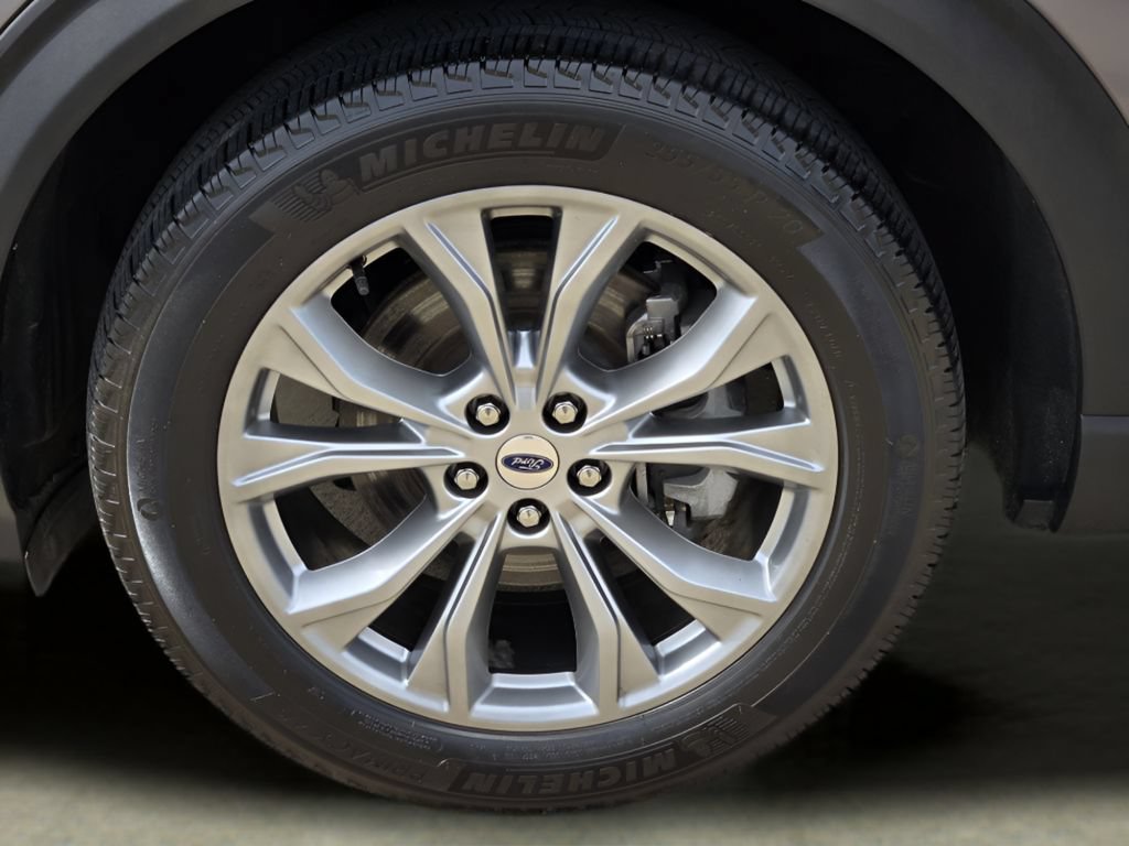 Used 2024 Ford Explorer XLT AWD/4WD image 11