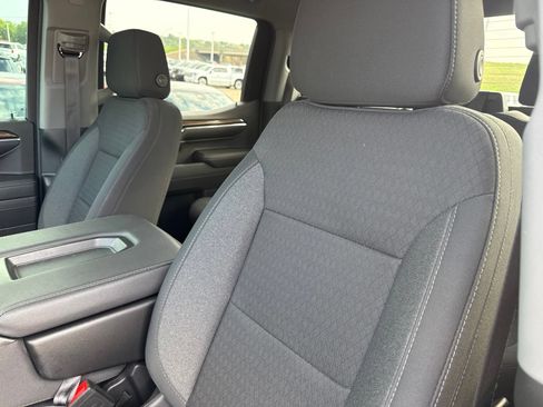 Used 2023 Chevrolet Silverado 1500 LT AWD/4WD image 19