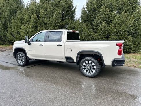 New 2026 Chevrolet Silverado 2500 Custom image 2