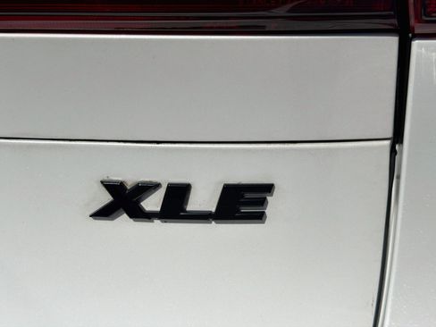 Used 2024 Toyota Venza Nightshade AWD/4WD image 11