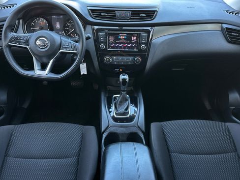 Used 2019 Nissan Rogue Sport S image 12