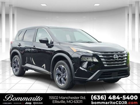Used 2025 Nissan Rogue SV FWD image 1