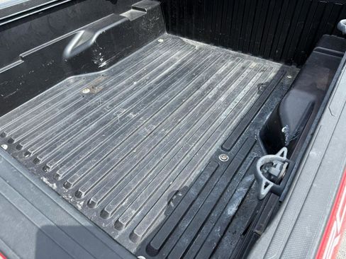 Used 2019 Toyota Tacoma TRD Sport w/ Technology Package RWD image 6
