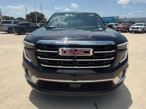 Certified 2026 GMC Acadia Elevation w/ Elevation Premium Package FWD image 3