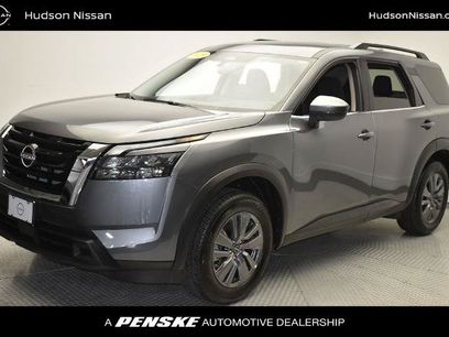 Certified 2025 Nissan Pathfinder SV