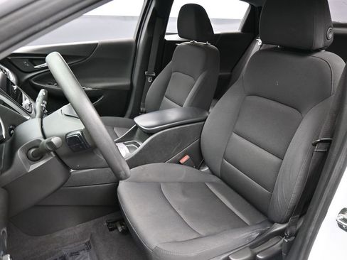 Used 2022 Chevrolet Malibu LS image 23