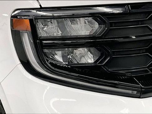 Used 2025 Ford Expedition Active AWD/4WD image 36
