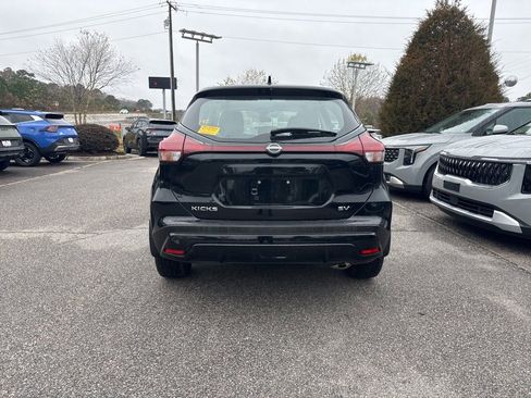 Used 2023 Nissan Kicks SV image 4