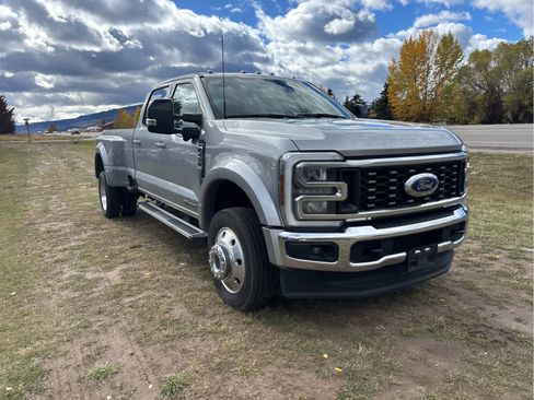 Used 2024 Ford F450 Lariat w/ Camper Package image 16