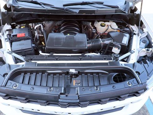 Used 2020 Chevrolet Silverado 1500 Custom w/ Custom Value Package image 12