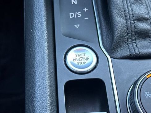 Used 2018 Volkswagen Atlas SEL AWD/4WD image 26