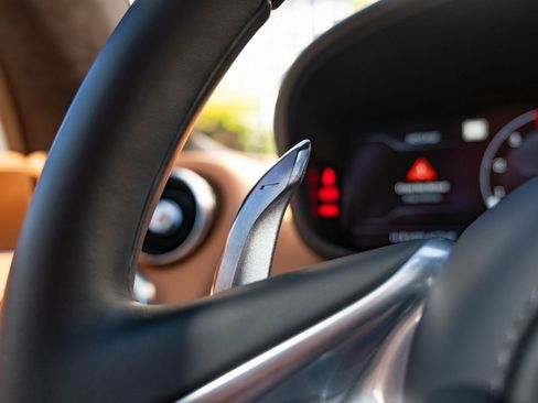 Used 2023 McLaren GT image 13