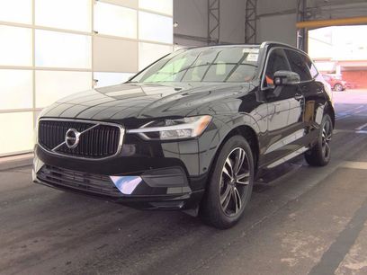 Used 2018 Volvo XC60 T6 Momentum w/ Vision Package