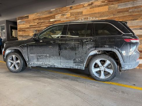 Used 2024 Jeep Grand Cherokee Limited 4xe image 11