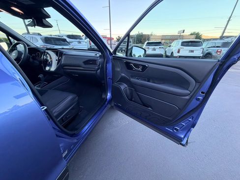 Used 2025 Subaru Forester Touring AWD/4WD image 25