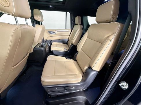 Used 2023 Chevrolet Suburban Premier image 26