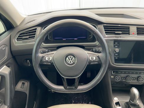 Used 2019 Volkswagen Tiguan SEL Premium image 22