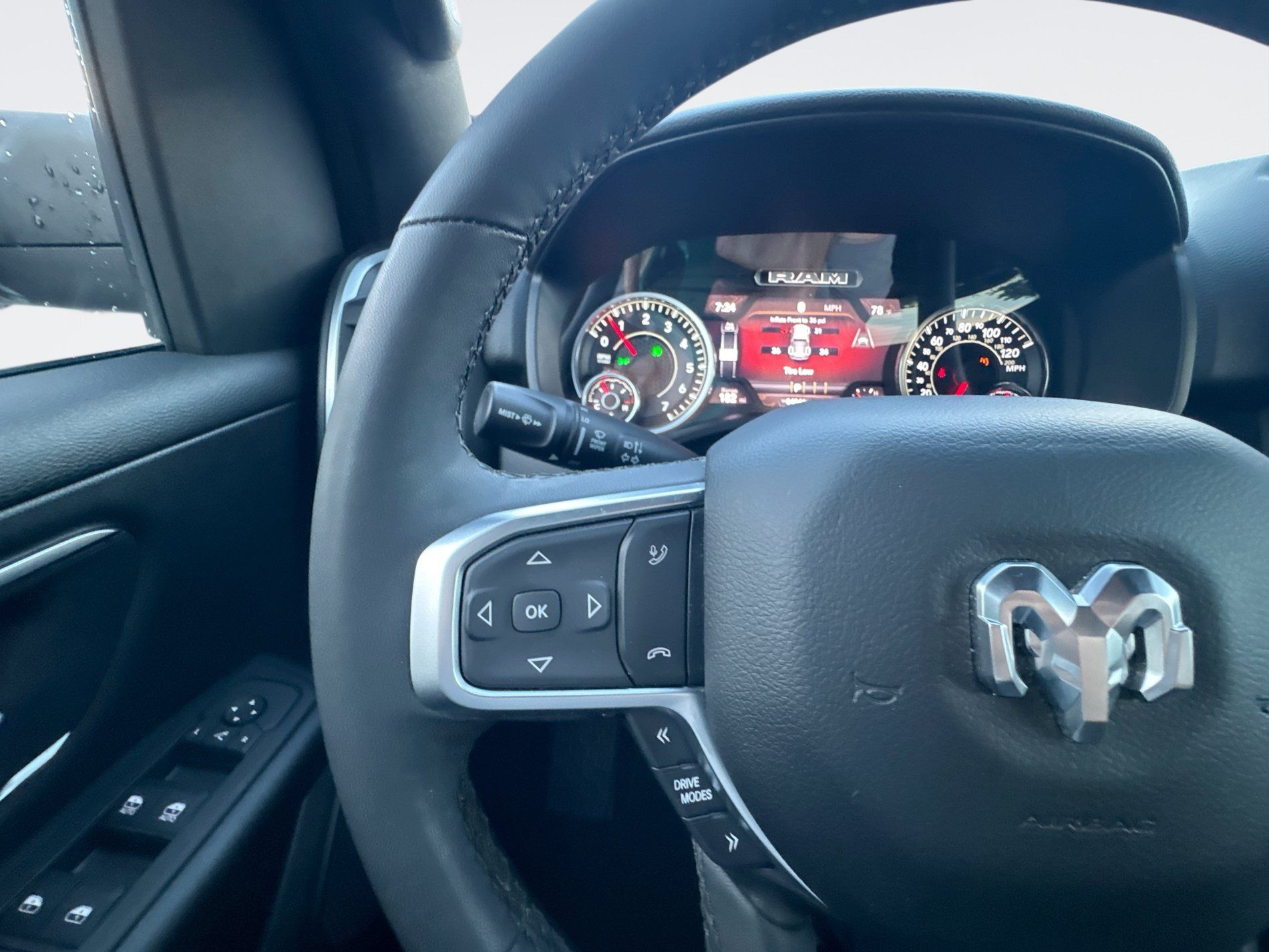 Used 2025 RAM 1500 Big Horn AWD/4WD image 24