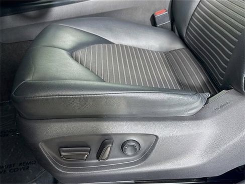 Used 2018 Toyota Camry SE image 14