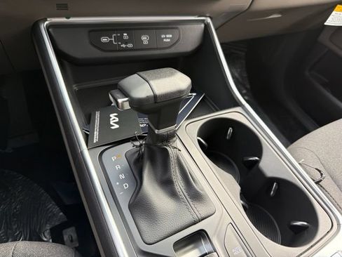 New 2026 Kia Carnival LX FWD image 20