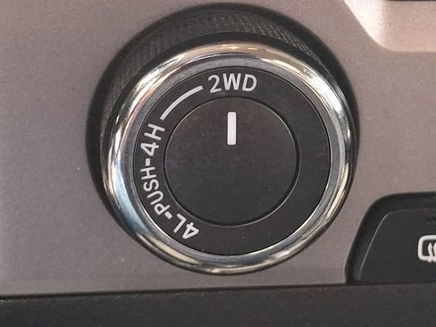 Used 2022 Toyota Tacoma SR5 AWD/4WD image 25