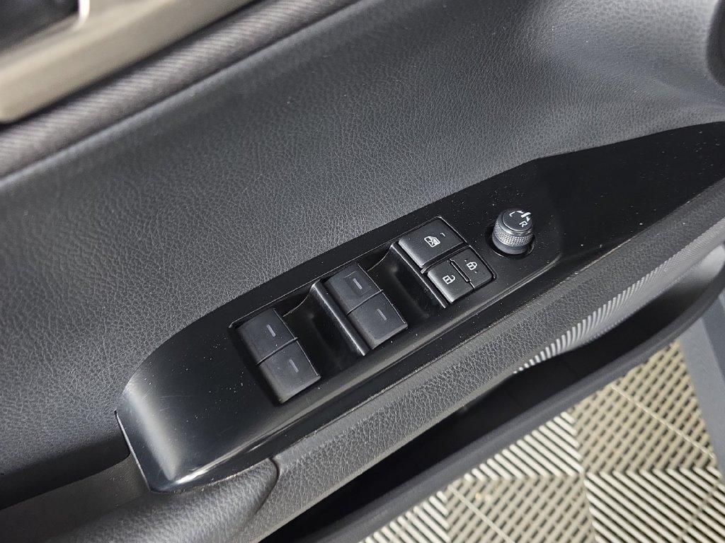 Used 2025 Toyota Camry LE FWD image 21