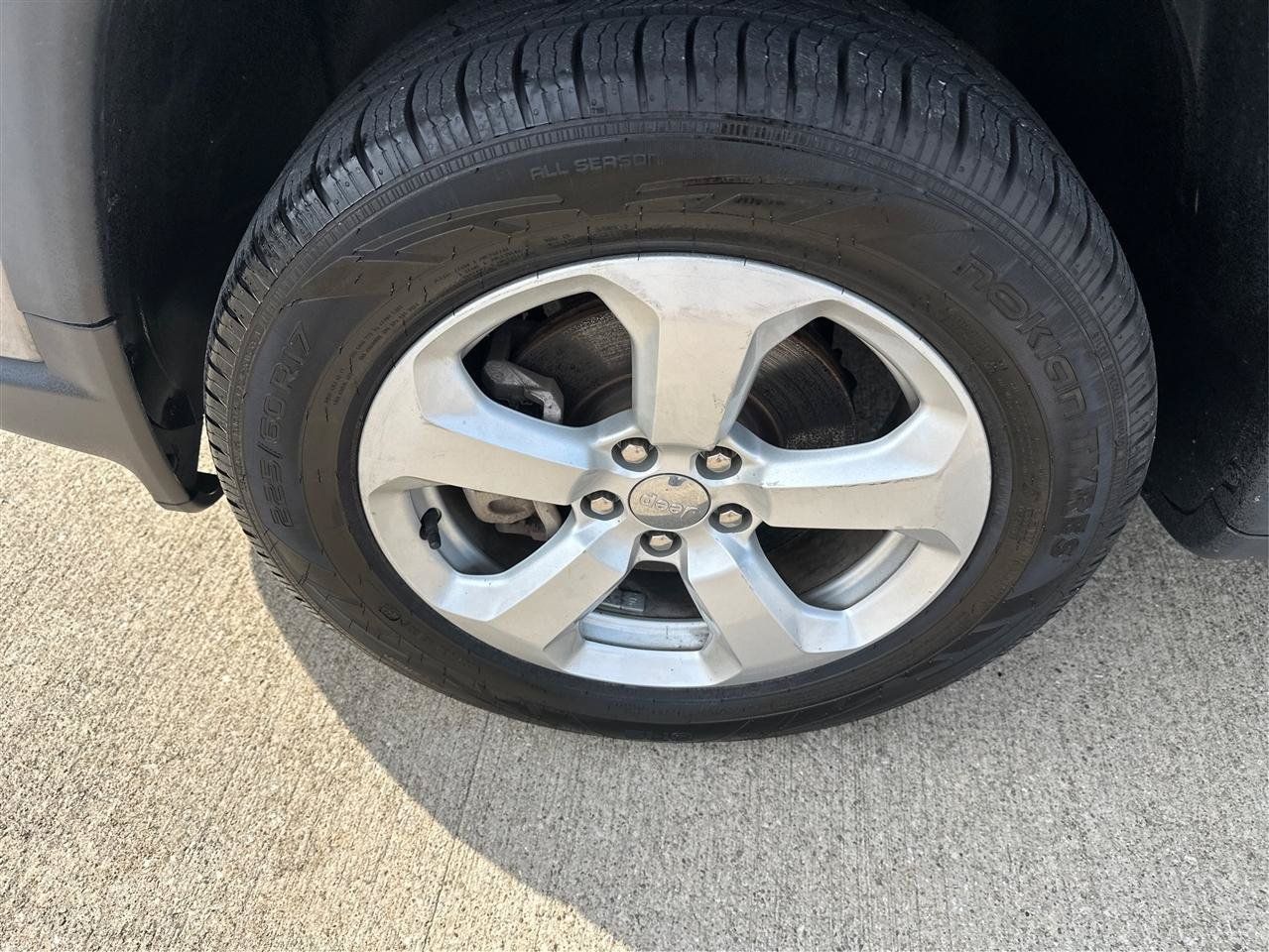 Used 2018 Jeep Compass Latitude AWD/4WD image 26