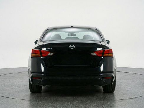 Used 2025 Nissan Altima 2.5 SV image 7