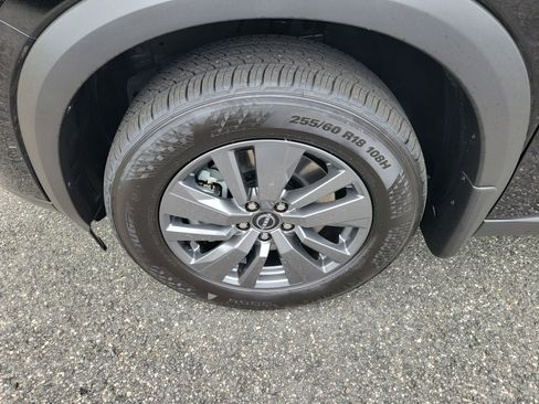 New 2026 Nissan Pathfinder SV image 5