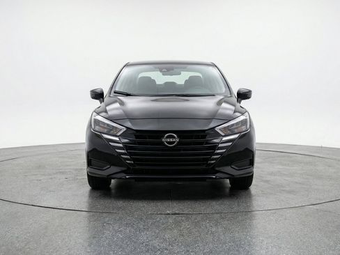 Used 2025 Nissan Versa SV FWD image 2