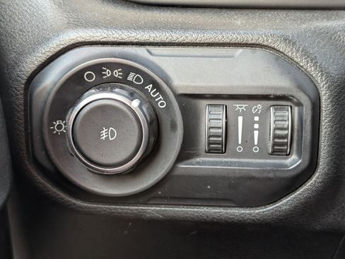 Used 2019 Jeep Wrangler Unlimited Sport S AWD/4WD image 19