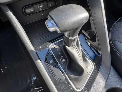 Used 2022 Kia Niro EX FWD image 35