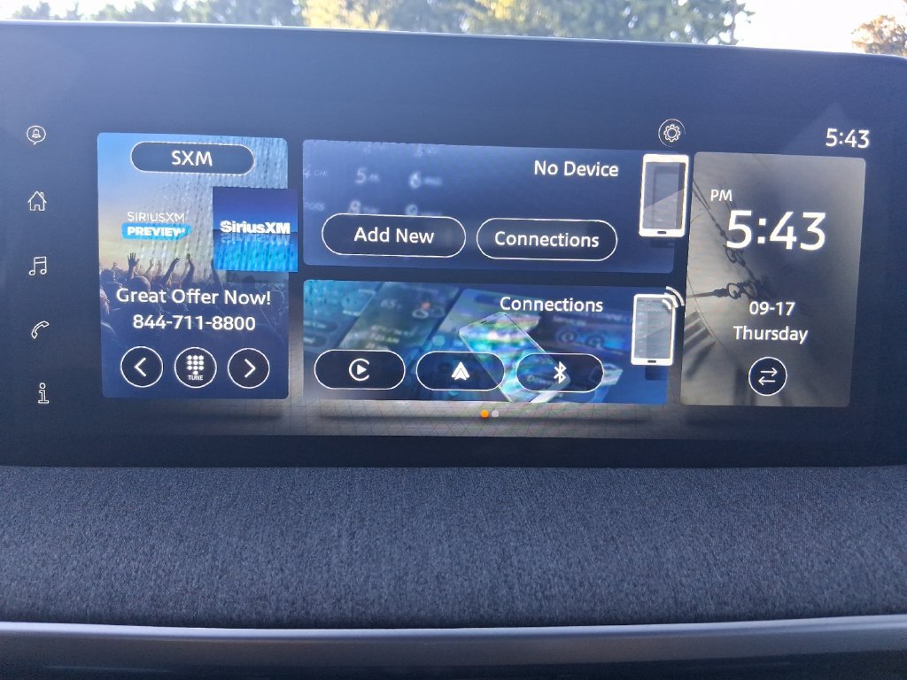 Used 2025 Nissan Kicks SV FWD image 19