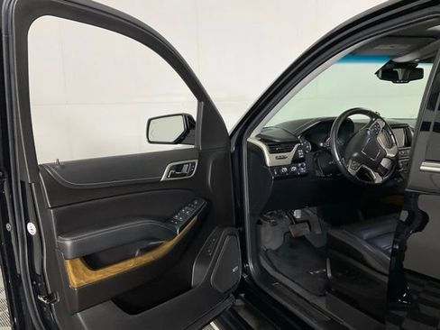 Used 2020 GMC Yukon XL Denali w/ Denali Premium Package AWD/4WD image 26