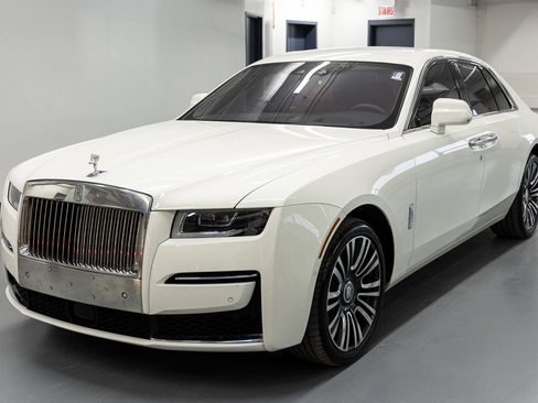 Certified 2022 Rolls-Royce Ghost image 1