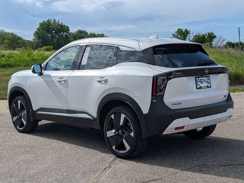 Used 2025 Nissan Kicks SR FWD image 5