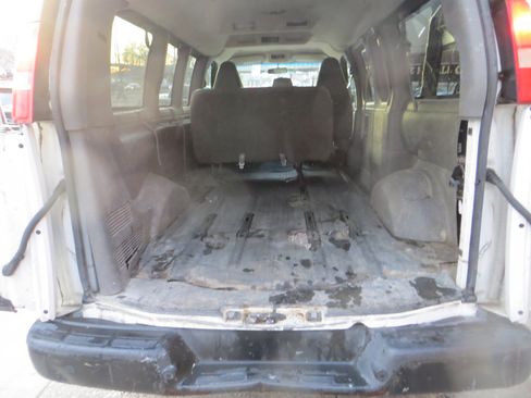 Used 2016 Chevrolet Express 2500 LS image 16