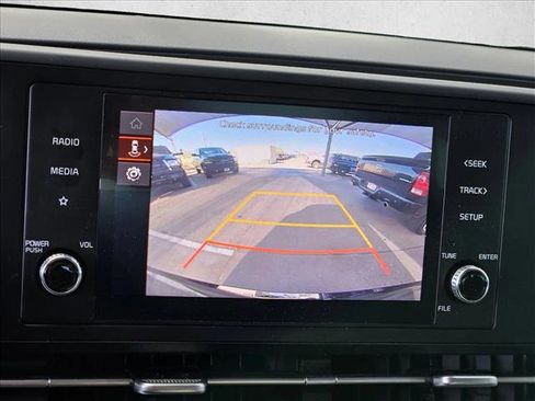 Used 2024 Kia Carnival LX image 15