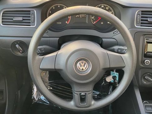 Used 2011 Volkswagen Jetta Sedan FWD image 11