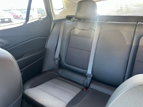 Used 2025 Chevrolet Trax LT image 37