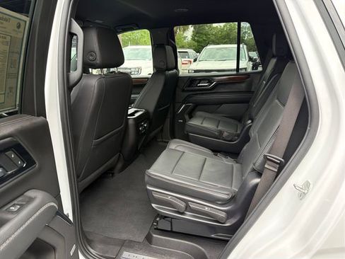 Used 2025 GMC Yukon Denali RWD image 27