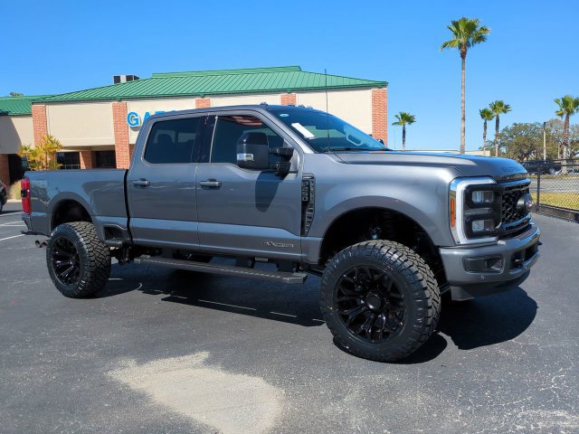 New 2026 Ford F250 Lariat w/ Black Appearance Package AWD/4WD image 2