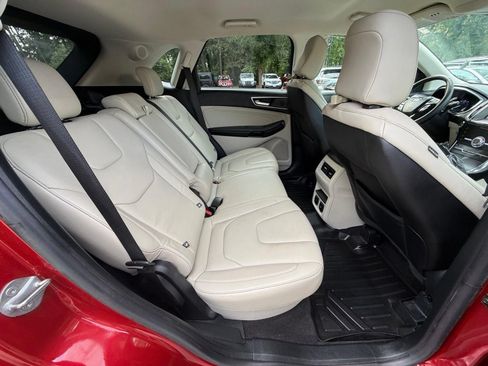 Used 2020 Ford Edge Titanium FWD image 28