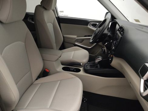 Used 2025 Kia Soul LX image 21