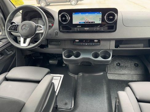 Used 2024 Mercedes-Benz Sprinter 2500 image 17