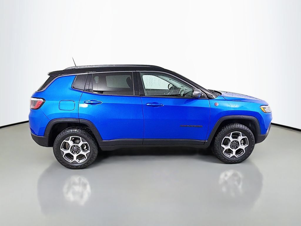 Used 2022 Jeep Compass Trailhawk w/ Trailhawk Convenience Group AWD/4WD image 5