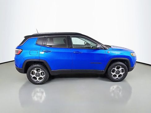 Used 2022 Jeep Compass Trailhawk w/ Trailhawk Convenience Group AWD/4WD image 5